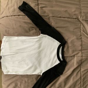 H&M Divided basics. Black/white baseball T-shirt